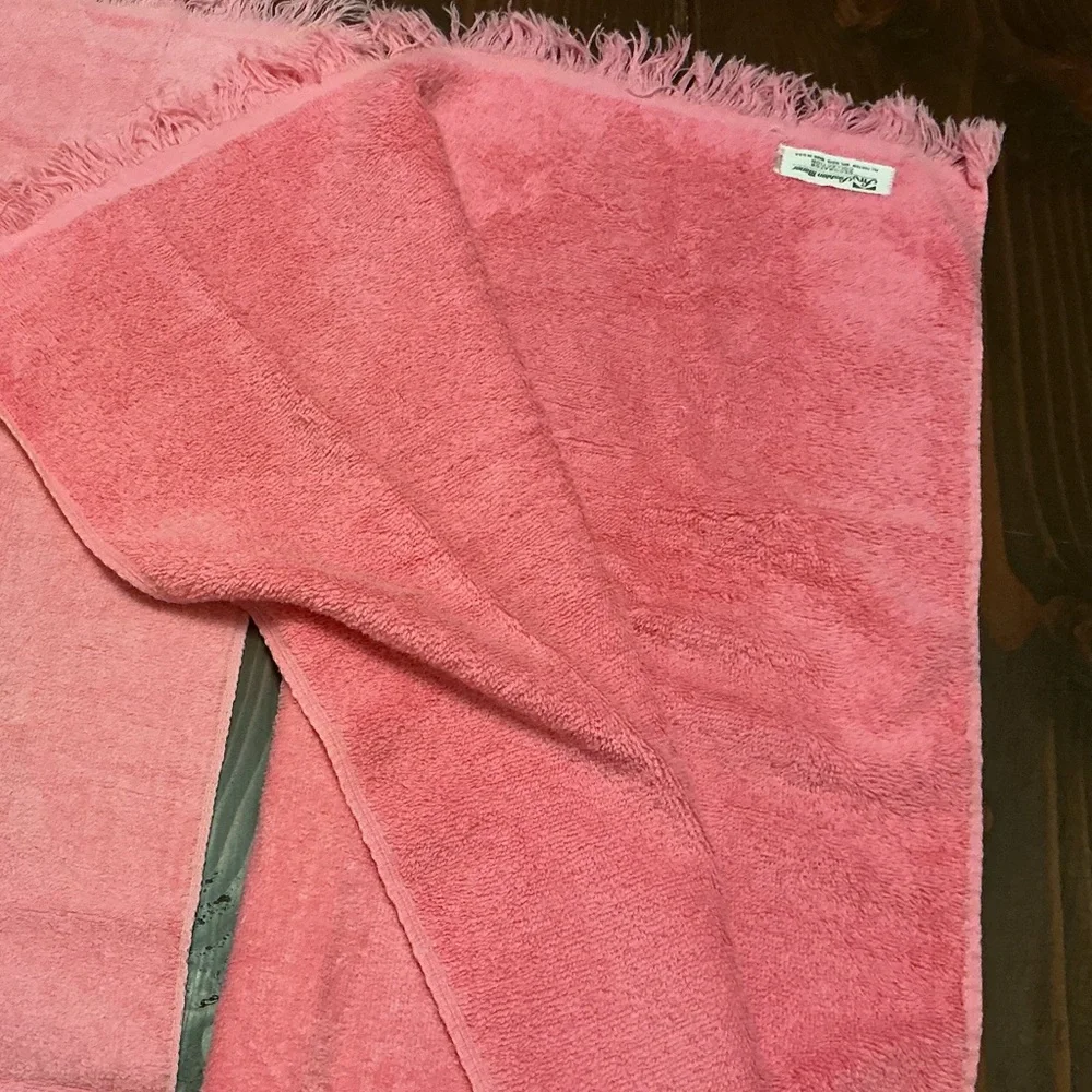 Vintage pair of Bath towels